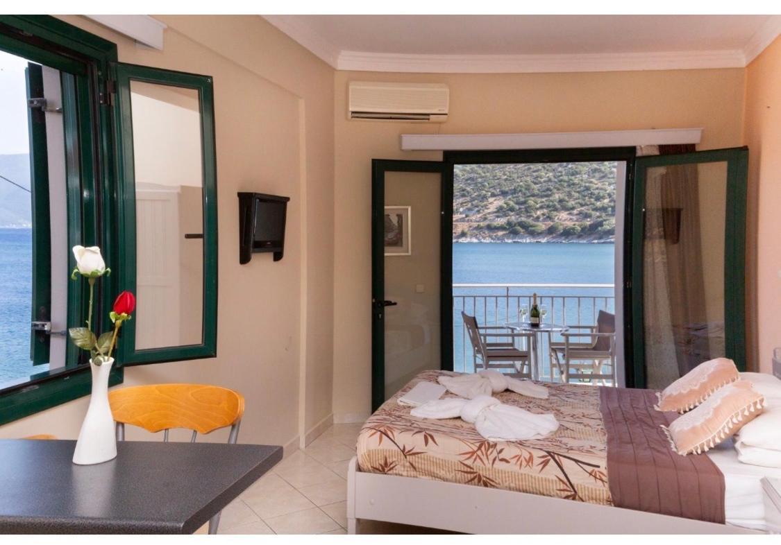 Poseidon Apartments Αγία Ευφημία Εξωτερικό φωτογραφία