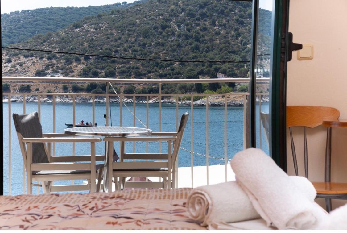 Poseidon Apartments Αγία Ευφημία Εξωτερικό φωτογραφία